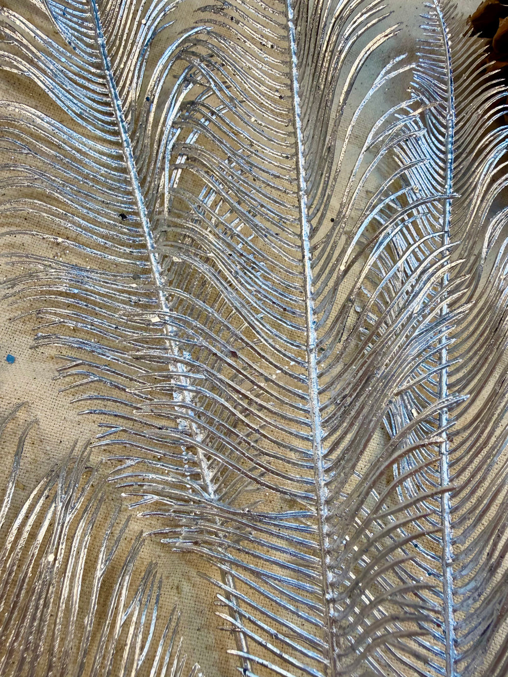 Frosted Silver Fern Stem – Metallic Winter Holiday Arrangement